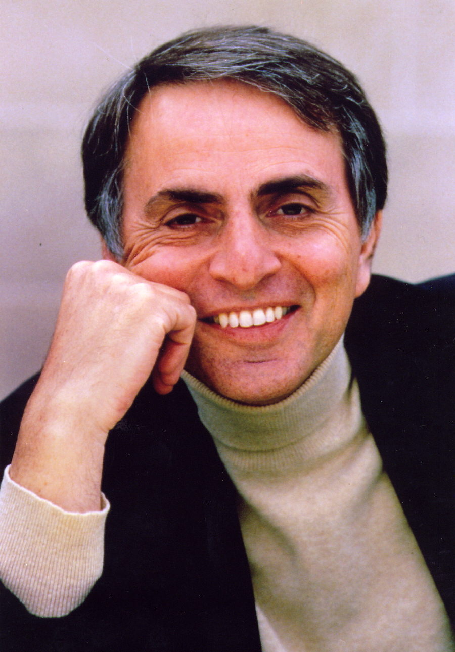 Carl Sagan en su laboratorio